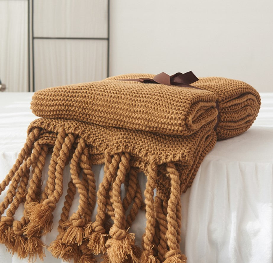 Soft Knitted Throw with Tassels for Couch and Office