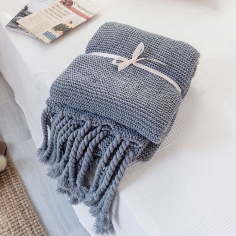 Soft Knitted Throw with Tassels for Couch and Office