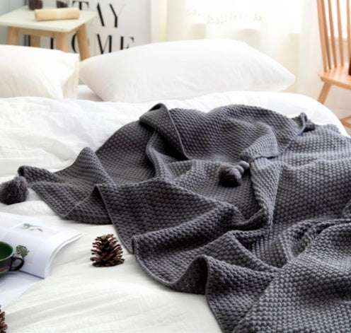 Cozy Nordic Knit Blanket with Playful Fringe and Comfort