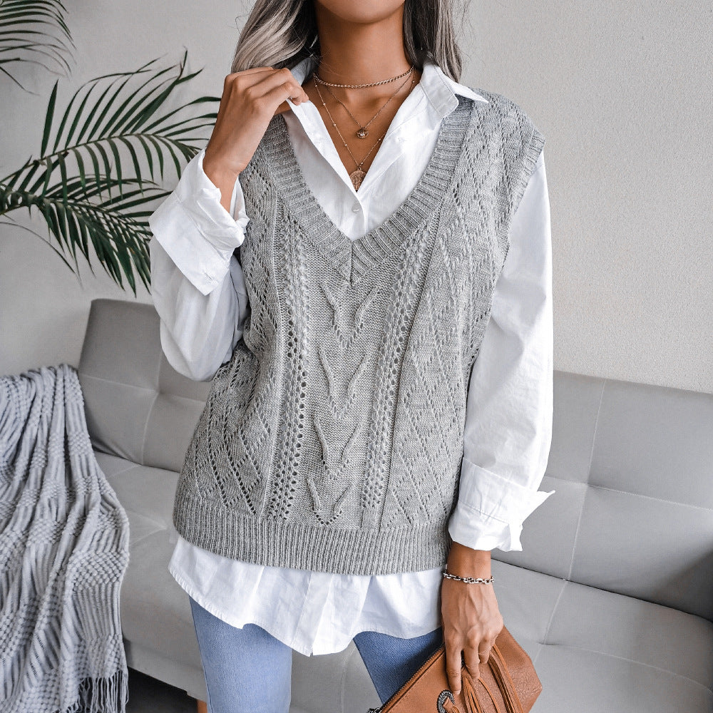 Cable Knit V-Neck Sleeveless Sweater